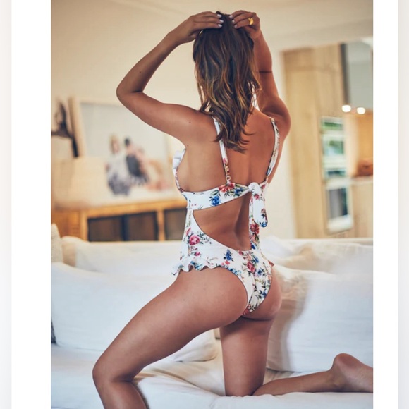 NWT Kai Lani Ruffle One Piece Size Small - Picture 7 of 7